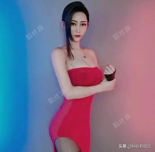 忘记还在直播就换衣服，斗鱼伊娃月被封禁，自觉羞愧接受全网封