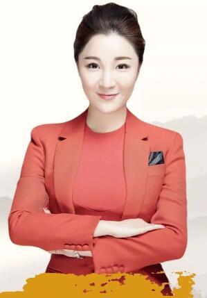 走近央视主播章艳：从美女到才女 不断成长前行