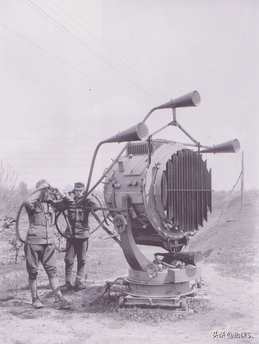 “不堪入目”老照片：日本男女赤裸共浴，喂奶忘记系扣子的妇女