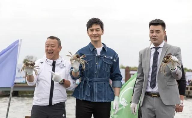 主播互撕背后的蟹太太：因虚假广告被罚，被行业协会暂停会员