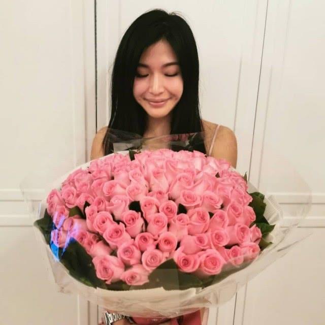 涉酒驾TVB女艺人戒酒失败 疑有男友却酒后与外籍男士街头热吻