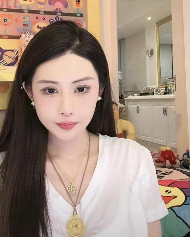 直播界新贵韦雪收入9亿！盘点赚钱速度惊人的网红群英