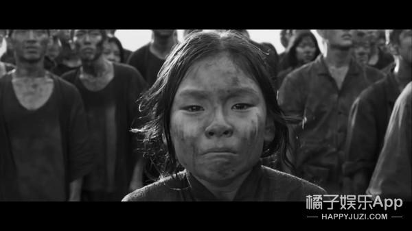 还记得《釜山行》里孔刘的女儿秀安吗？追星追得太成功了