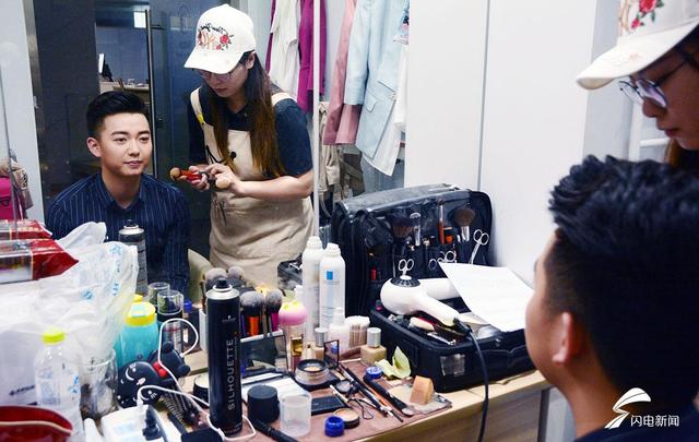 主播黄凯、徐单亮相《山东新闻联播》幕后花絮曝光