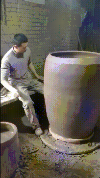 “弟弟的女同学才初一，都这么早熟了吗？”哈哈哈