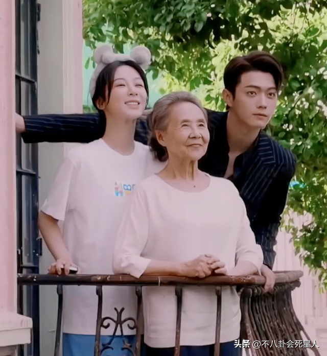 杨紫不该动脸?看完王莎莎的经历,不禁感叹:杨紫太明智了!