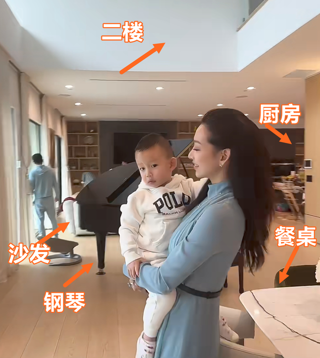 主持人温雅晒三胎满月照，美国豪宅曝光，5岁女儿也在正脸好漂亮