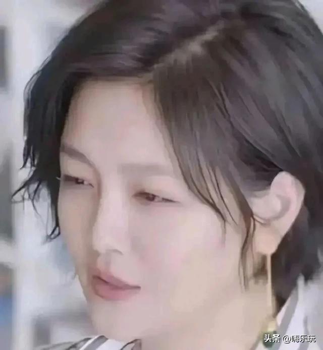 大s韩国综艺爆火，一头短发出镜十分干练，分享养娃细节超甜蜜