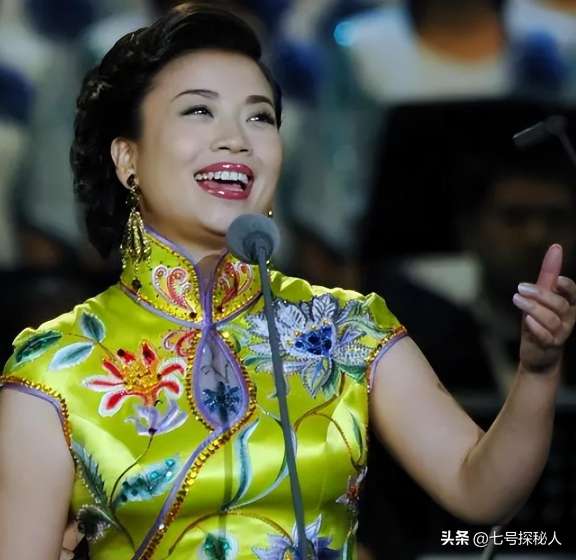 身材丰满、形象出众的四位女歌唱家,你会最喜欢谁呢?