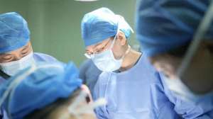 38g女主播胸太大(胸太大也遭罪医生成功用“缩乳术”为她减轻“重担”)