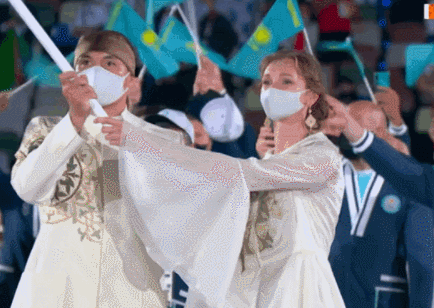 日本女网红清新甜美，直播摘下口罩后掉粉30万，网友表示接受不了