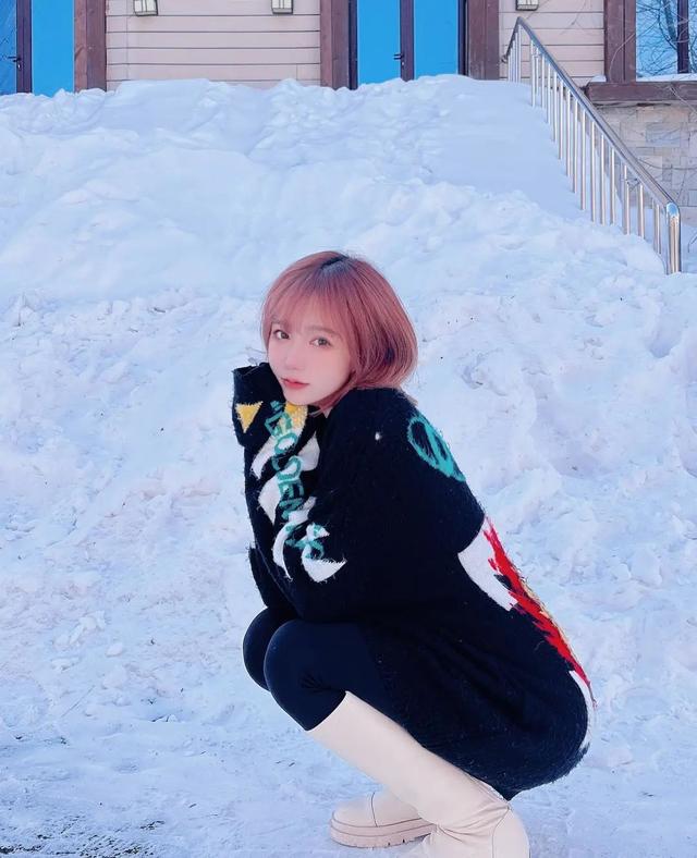 可爱与性感并存，台湾短发萌妹电竞美女主播魅力写真大赏