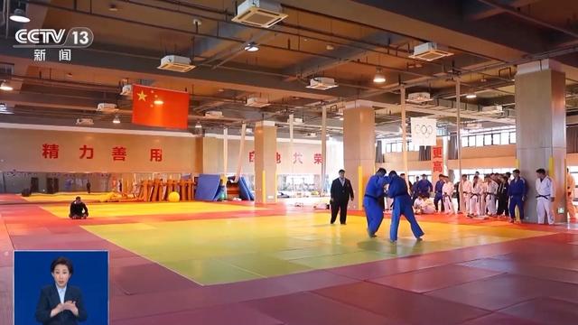 光阴的故事丨被摔280余万次 他是20多位柔道世界冠军的幕后英雄