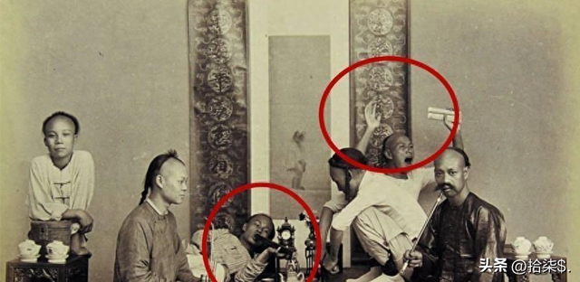 “不堪入目”老照片：日本男女赤裸共浴，喂奶忘记系扣子的妇女