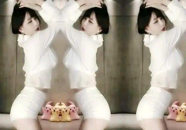 斗鱼女主播米娜庆祝，凌晨3点给粉丝发图，网友熬夜等待