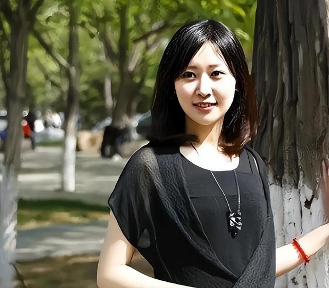 《新闻联播》首位90后女主播王音棋：看完她的履历后，我彻底服了