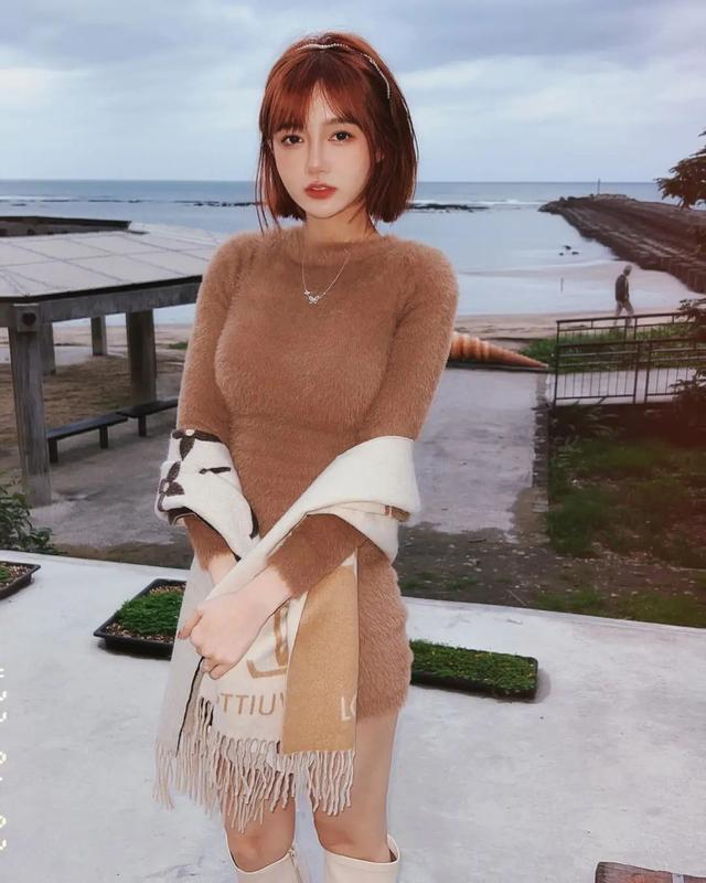 可爱与性感并存，台湾短发萌妹电竞美女主播魅力写真大赏