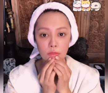 日本女网红清新甜美，直播摘下口罩后掉粉30万，网友表示接受不了