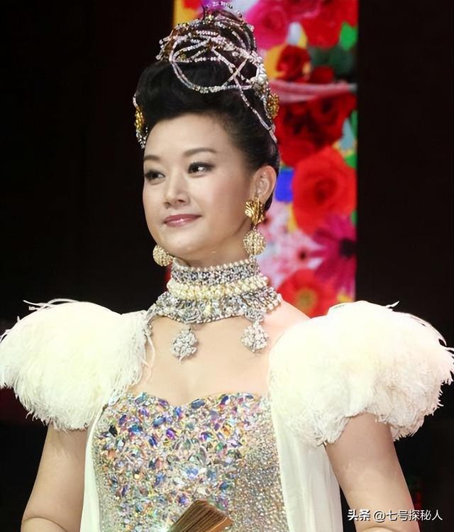 身材丰满、形象出众的四位女歌唱家,你会最喜欢谁呢?