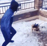 “弟弟的女同学才初一，都这么早熟了吗？”哈哈哈