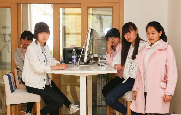 网红迭代③|sunshine组合:小城少女成名记