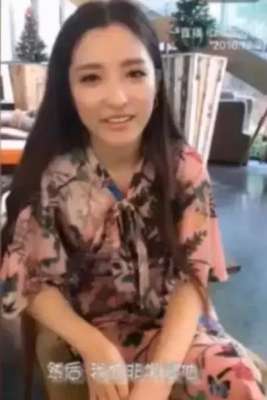 女主播憋尿(明星直播现本性，范冰冰说想上厕所，古力娜扎怼网友恶心你去吐)