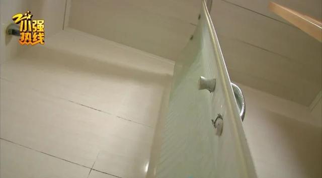 女主播洗澡时“嘭”的一声!“天呐,我一直被夸腿好看的…”