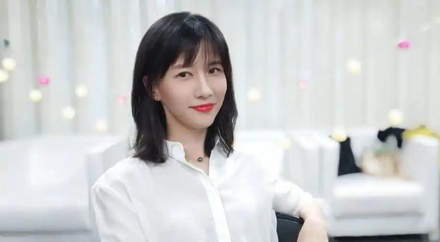 直播界新贵韦雪收入9亿！盘点赚钱速度惊人的网红群英