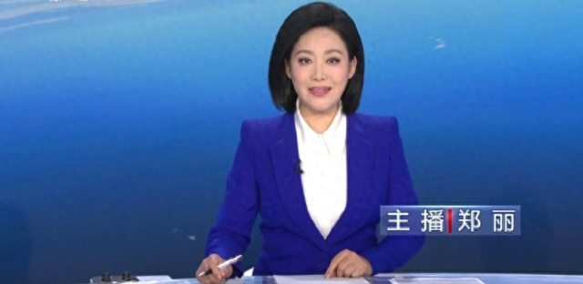 央视主播郑丽：结婚丁克7年不生娃，37岁高龄生女，婆婆激动落泪