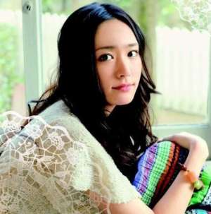 韩国女主播在线3040(女明星突然宣布隐退：她因宗教得到救赎而出家，性感歌手变农妇)