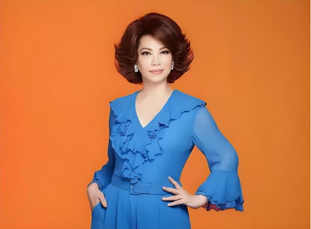 华语乐坛十大“殿堂级”女歌手:韩红进不了前五,王菲屈尊第二