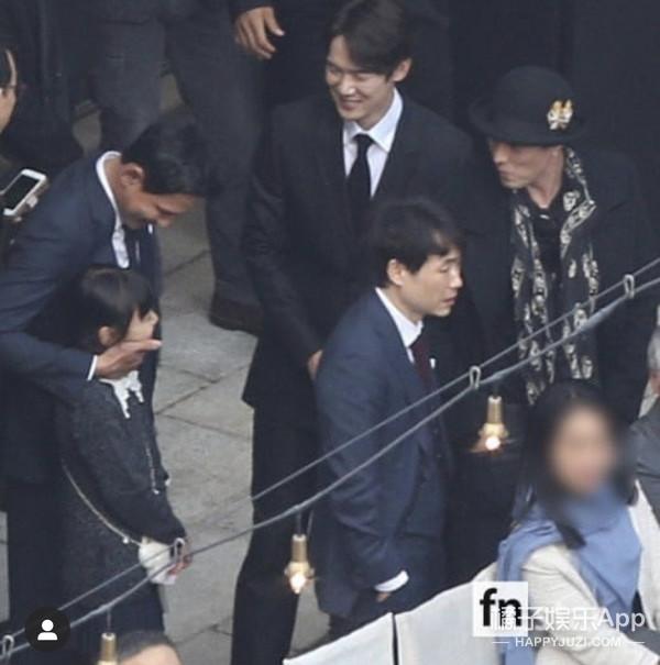 还记得《釜山行》里孔刘的女儿秀安吗？追星追得太成功了