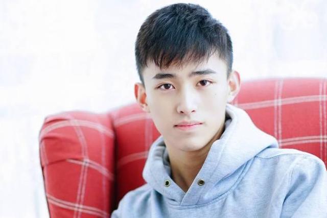 比女生还会撒娇的星座男，内心住着一位小公主，还懂得哄人