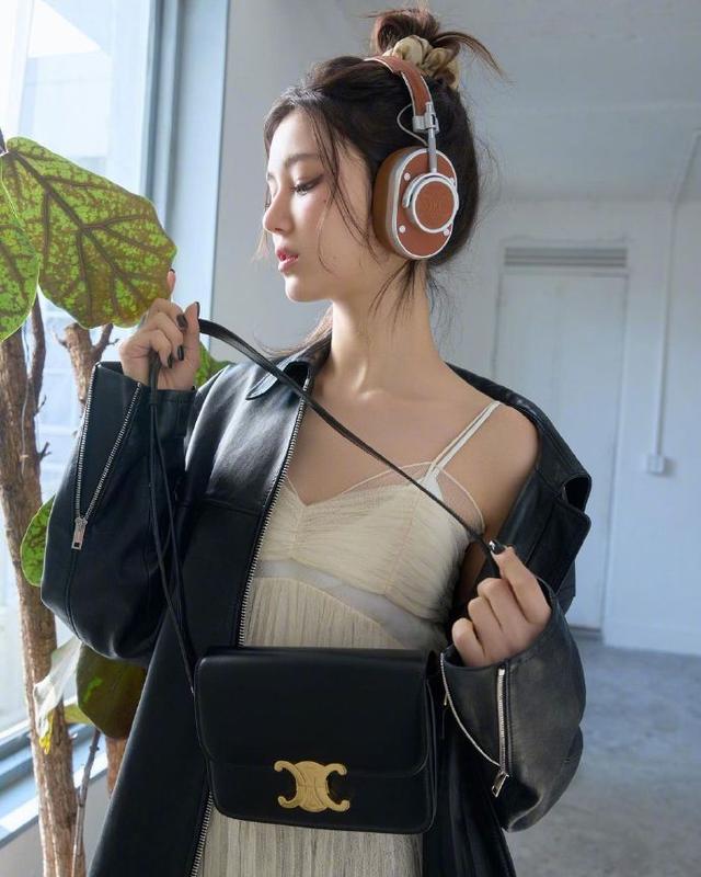 韩国知名人气女团，NewJeans成员的姐姐，以歌手身份出道