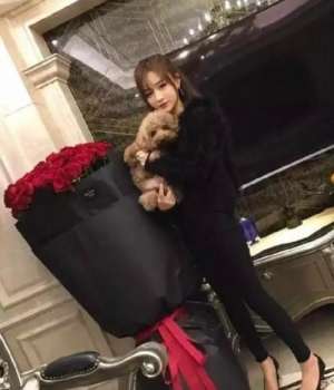 女主播雪梨所有视频(网红女主播雪梨被封杀雪梨助播团队开新账号直播，3天涨粉70万)