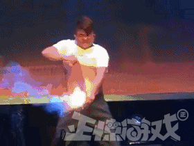 正惊GIF：有善口技者！美女肺活量惊人，一口气将鸡蛋从壳里吹出？