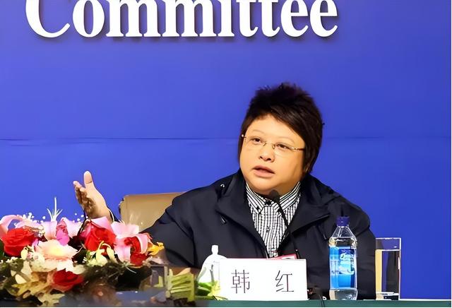 华语乐坛十大“殿堂级”女歌手:韩红进不了前五,王菲屈尊第二