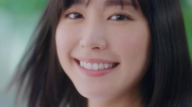 女明星突然宣布隐退：她因宗教得到救赎而出家，性感歌手变农妇