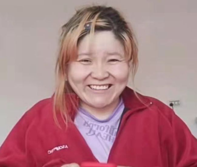 劣迹网红偷偷复出,郭老师戴面具,风小逸不敢露脸,铁山靠换平台