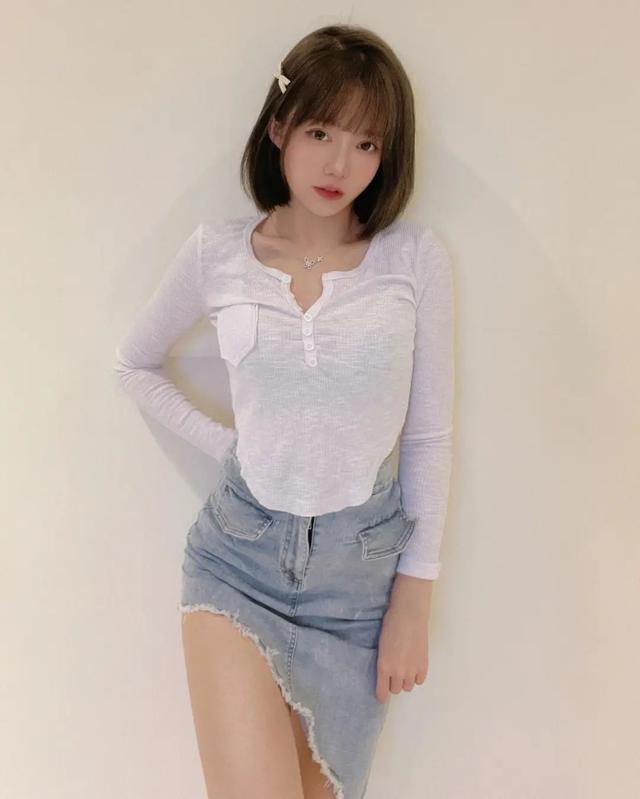 可爱与性感并存，台湾短发萌妹电竞美女主播魅力写真大赏