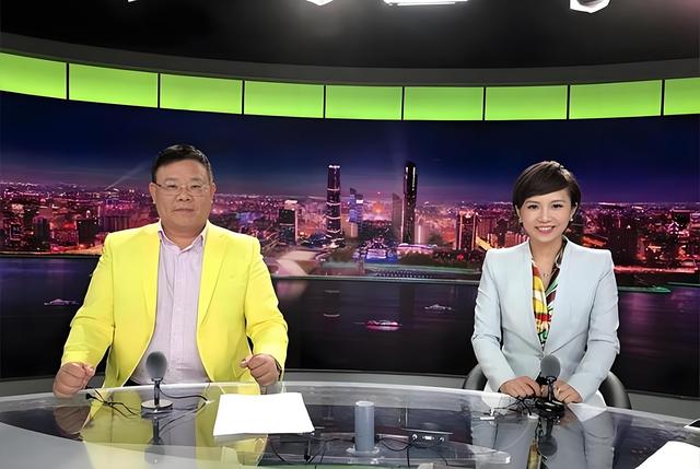 47岁肇庆美女李静雯：今日关注走红，12年事业低谷换女儿童年快乐