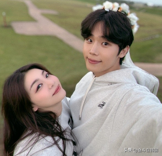 韩国女歌手综艺秀恩爱：想跟他生两三个孩子！