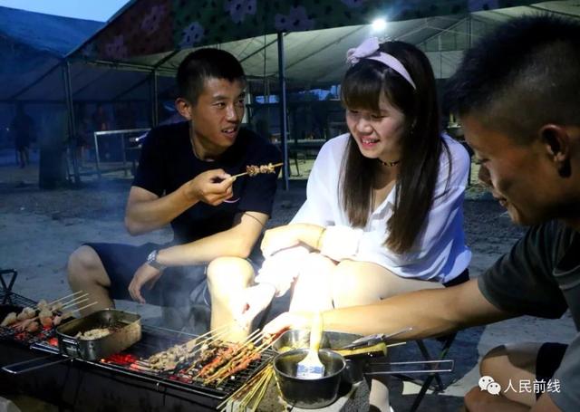 「关注」大开眼界！野外驻训的兵哥哥原来这么会玩