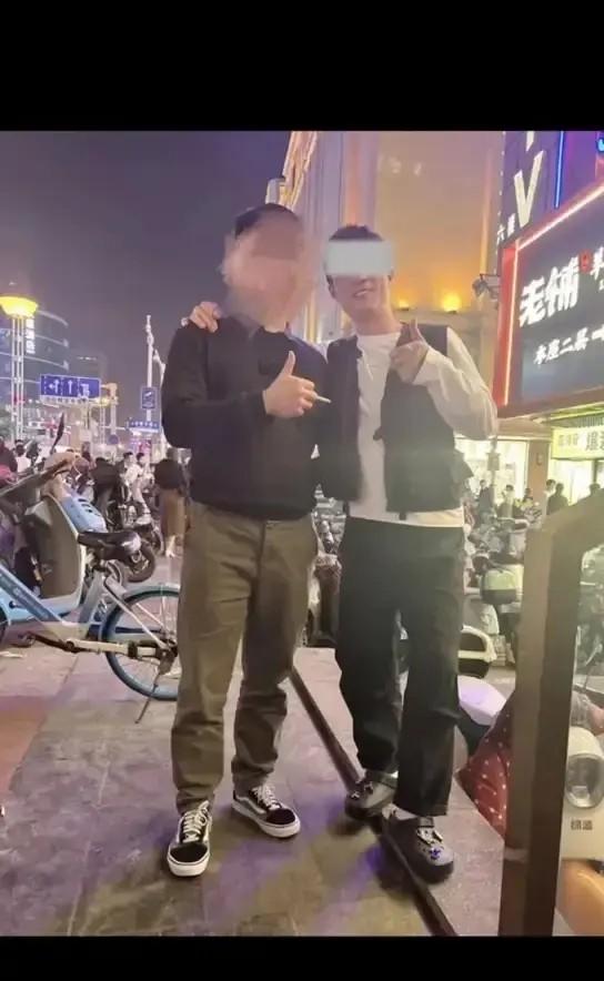 正义主播私生活混乱？2个月不堪关系曝光！网友：人设崩塌