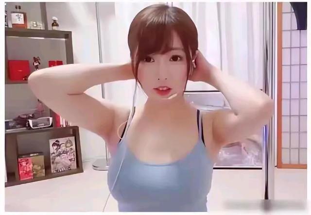 女主播忘关摄像头,换衣全过程被直播,画面让人不堪入目,