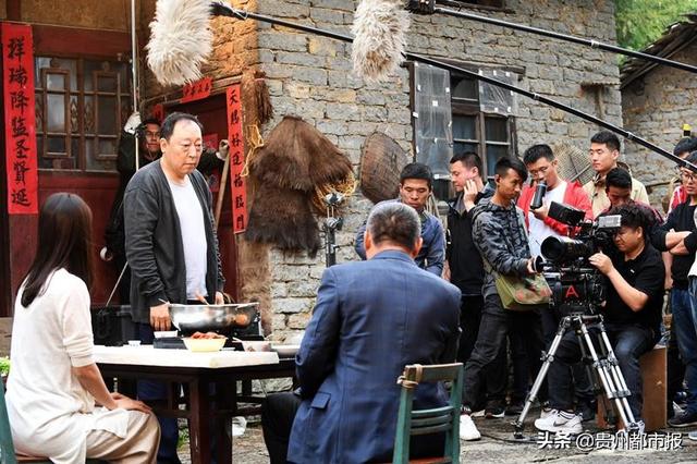 又一部贵州元素的电影 ！“苏大强”划贵州酒拳，笑翻全场！