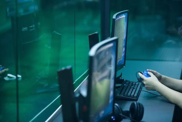 25岁虎牙女主播去世后续,知情人曝光更多死亡内幕,果然不简单