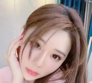 韩国女主播瑟妃(直播说漏嘴？一女主播说出两条后路，网友：居然还能这样？)