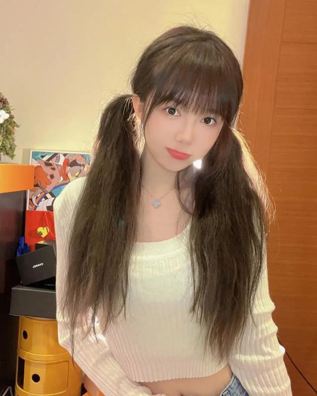 可爱与性感并存，台湾短发萌妹电竞美女主播魅力写真大赏