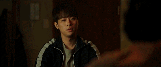 韩国卖座系列出续集，李光洙大胆出演，光最后10分钟就有3次反转